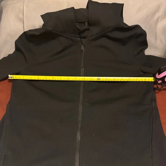 lululemon athletica Black Women's Zip-Up Hoodie with back expander - Picture 7 of 8